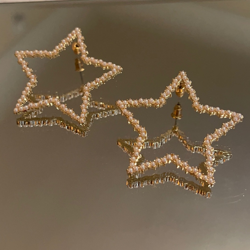 NEW: gold star earrings with pearls